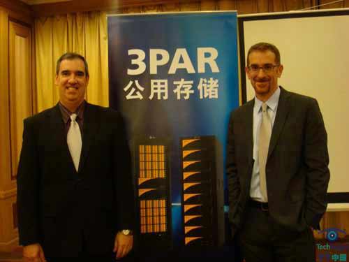 3PAR营销副总裁Craig Nunes和3PAR全球公共关系经理John D'Avolio在新闻发布会现场