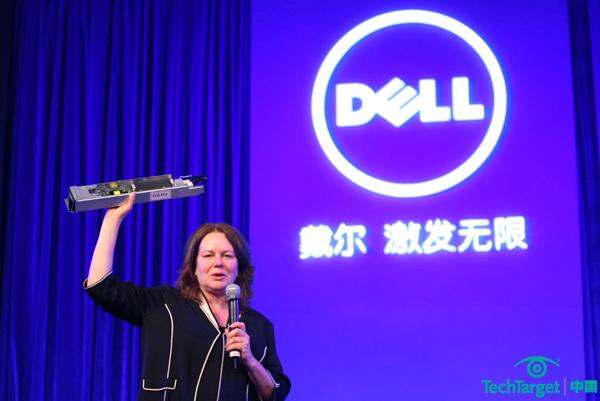 戴尔公司产品市场副总裁Sally Stevens介绍新一代服务器产品