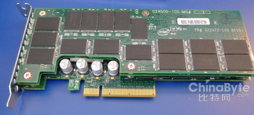 Intel SSD 910，昨天笔者已经了解到该卡使用了25nm 企业级MLC NAND闪存，并有400GB和800GB两种型号。